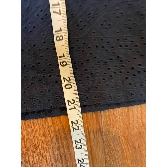 L.l. Bean navy eyelet skirt size 12 - Picture 3 of 8